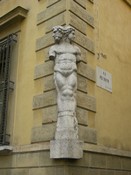 07_Palazzo_magnani,_giano_bifronte.jpg