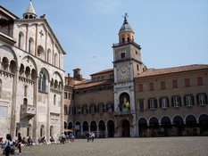 00_Modena_Palazzo_Comunale_e_Duomo.jpg