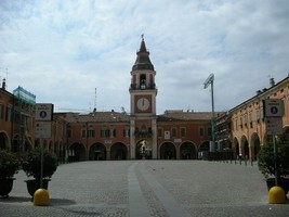 01_Piazza_Garibaldi_-_Sassuolo.jpg