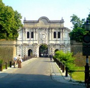 05_Entrata_della_Cittadella.jpg