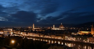 12_Cityscape_of_Florence_in_the_Night.jpg